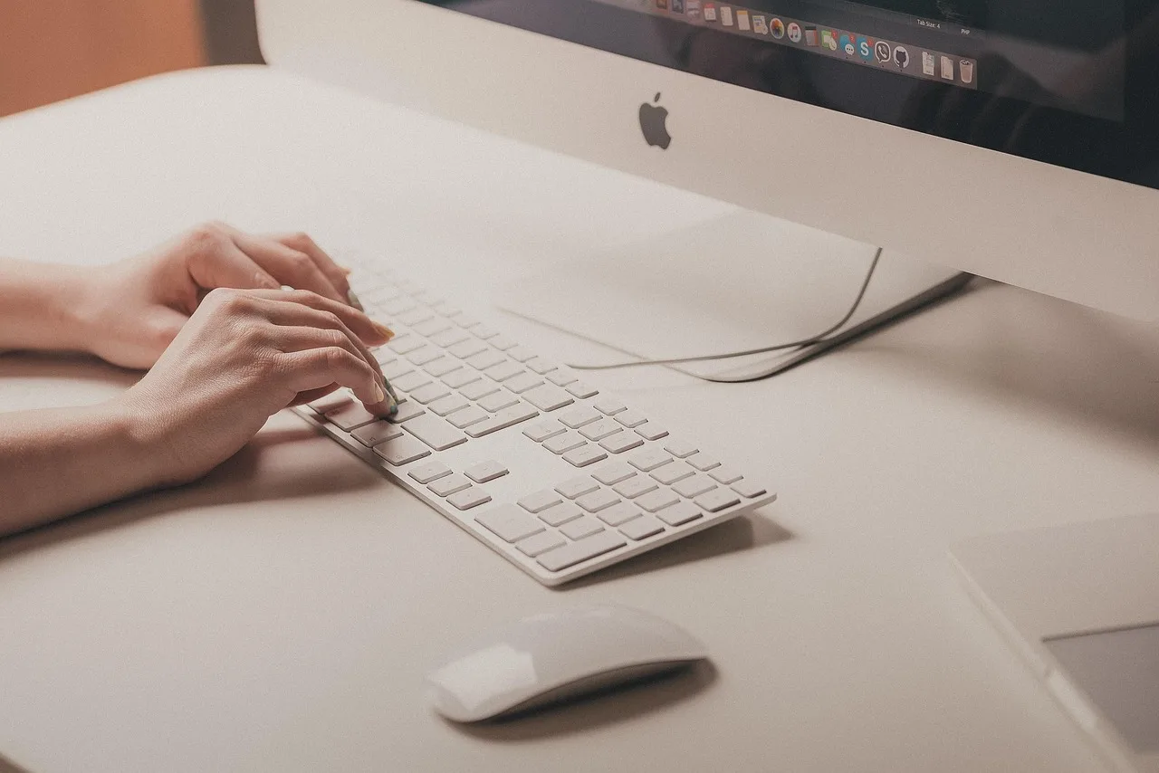 apple, computer, hands, keyboard, mouse, brown computer, brown laptop, brown apple, brown keyboard, brown mouse, mouse, mouse, mouse, mouse, mouse