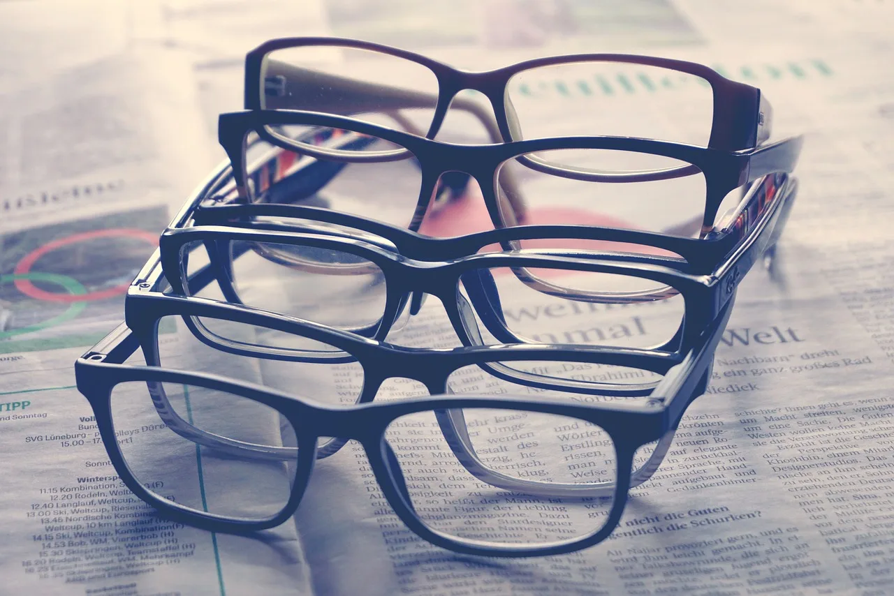 glasses, newspaper, insight, eyes, to open, recognize, guess, newsletter, news, training, paper, read, inform, newsprint, article, clever, a book, currently, media, text, ophthalmologist, eyesight, help, see, strength, recognize, recognize, guess, guess, guess, guess, guess, newsletter, newsletter, newsletter, article, ophthalmologist, eyesight